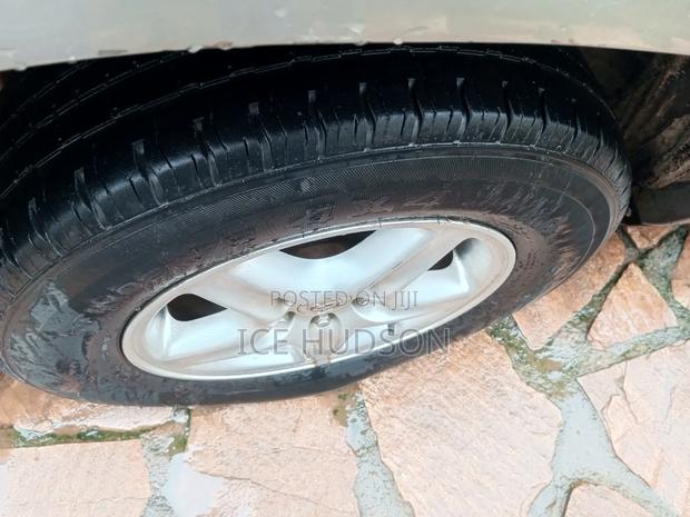 Toyota Harrier 2001 Gold