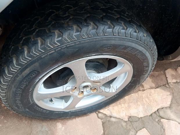 Toyota RAV4 Automatic 2000 White