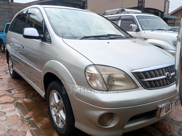Toyota Nadia 2002 Silver