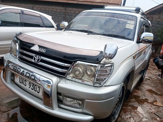 Toyota Land Cruiser Prado 2002 White