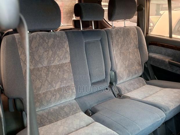 Toyota Land Cruiser Prado 2000 White