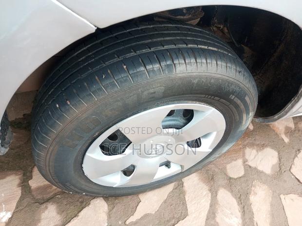 Toyota Sienta 2006 Silver