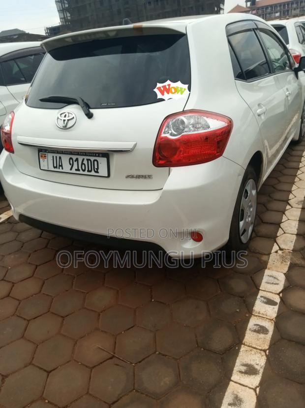 Toyota Auris 2011 White