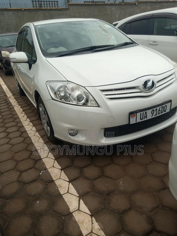 Toyota Auris 2011 White