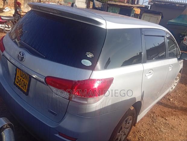 Toyota Wish 2010 Gray