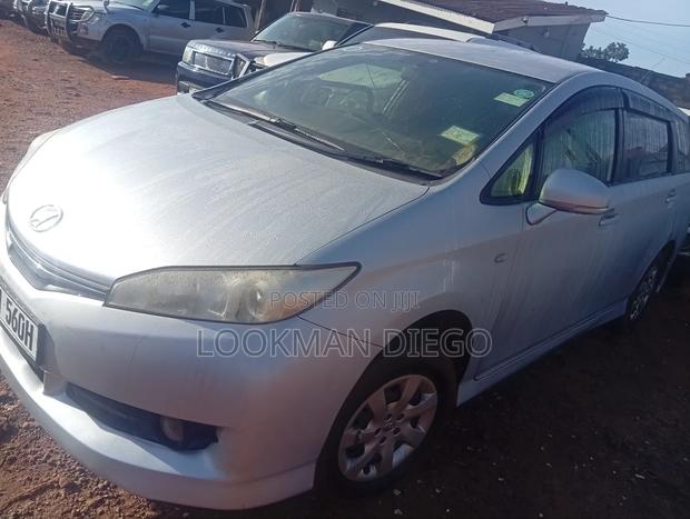 Toyota Wish 2010 Gray