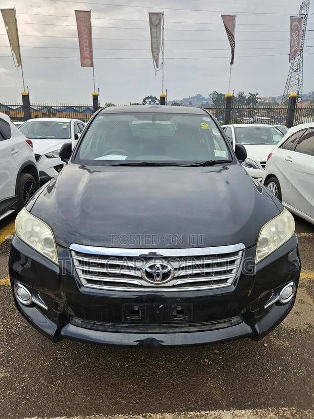 Toyota Vanguard 2013 Black