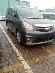 Toyota Noah 2013 Gray for sale