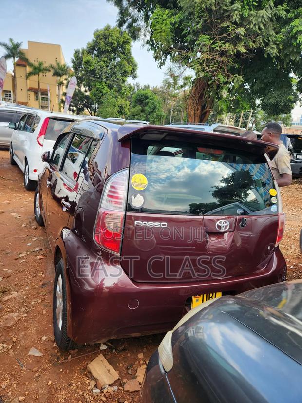 Toyota Passo 1.0 FWD 2009 Maroon