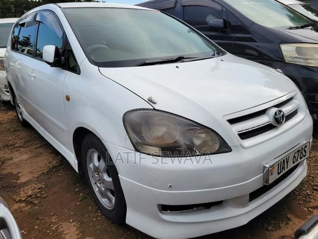 Toyota Picnic 2.0 FWD 2004 White