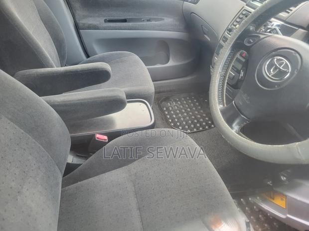 Toyota Picnic 2.0 FWD 2004 White