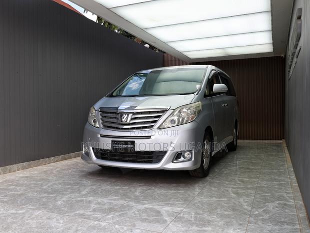 Toyota Alphard 2.4 Petrol AWD 2012 Silver