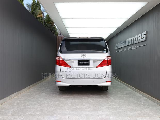 Toyota Alphard 2.4 Petrol AWD 2012 Silver
