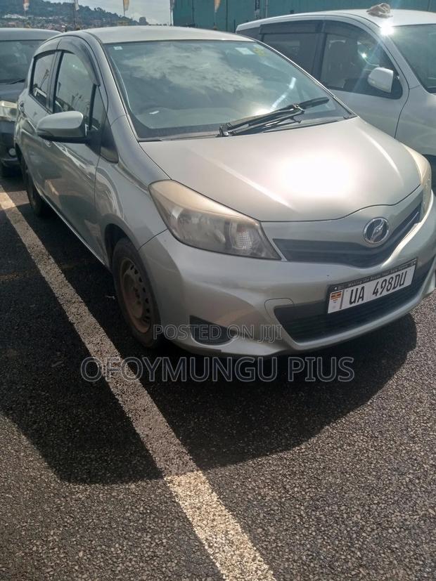 Toyota Vitz 2011 Green