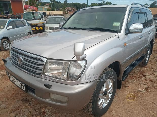 Toyota Land Cruiser 2006 Silver