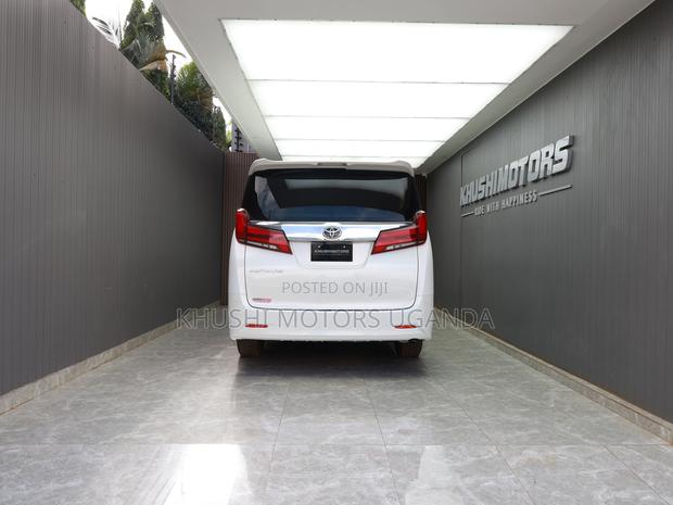 Toyota Alphard 2.5 Petrol AWD 2018 White