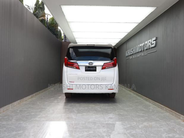 Toyota Alphard 2.5 Petrol AWD 2018 White
