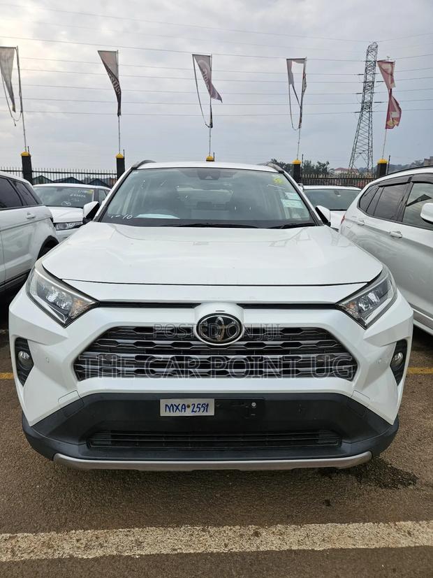 Toyota RAV4 2019 White