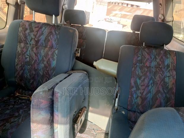 Toyota Noah 2002