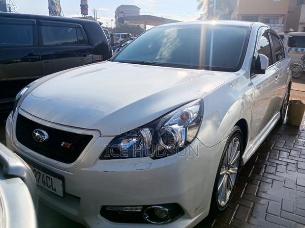 Subaru Legacy 2010 Off white