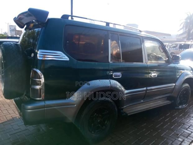 Toyota Land Cruiser Prado 2011 Green