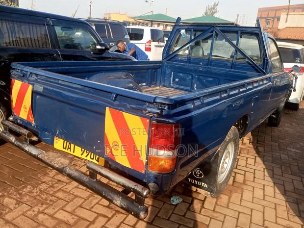 Nissan Pick-Up 2.5D 1998