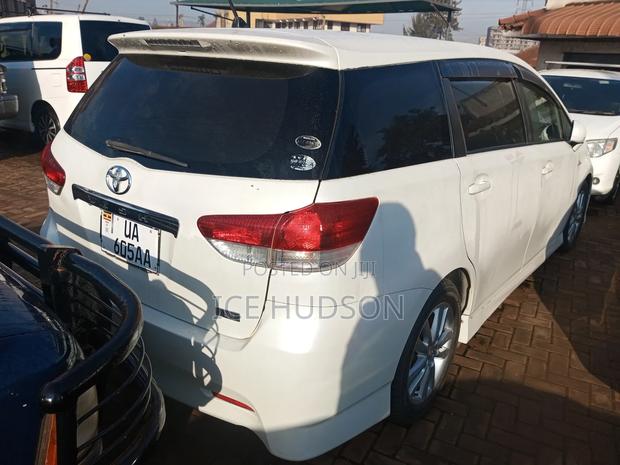 Toyota Wish 2011 White