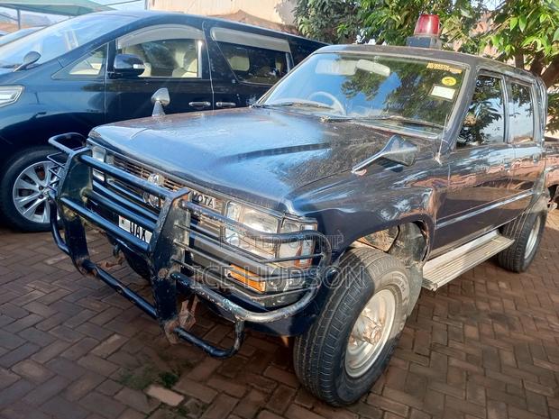 Toyota Hilux 2003 Black