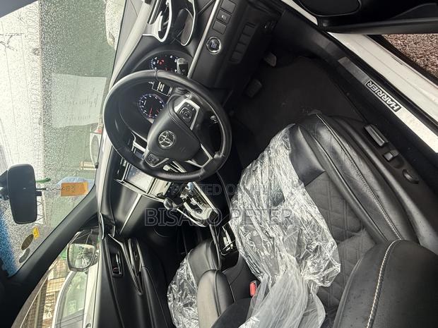 Toyota Harrier 2.0 4WD 2017 White