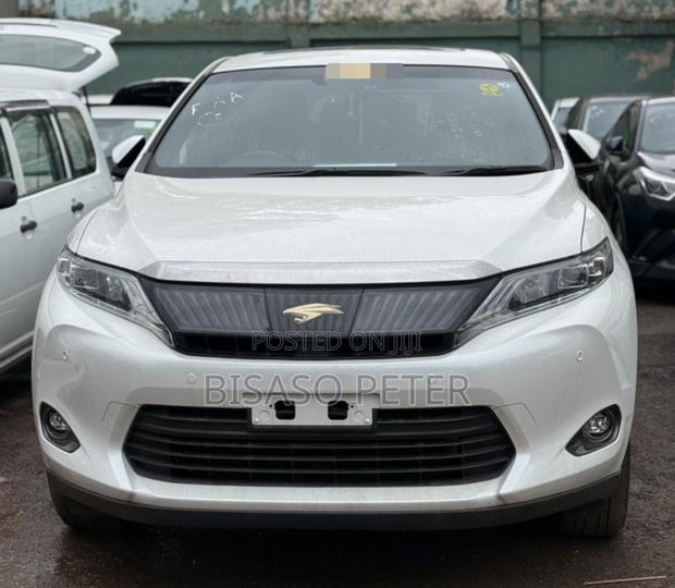 Toyota Harrier 2.0 4WD 2017 White