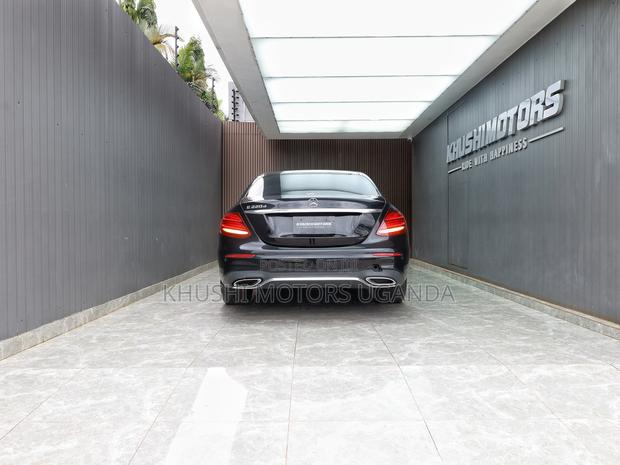 Mercedes-Benz E220 2017 Black