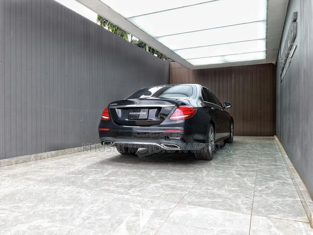Mercedes-Benz E220 2017 Black