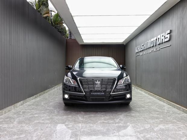 Toyota Crown 2013 Black