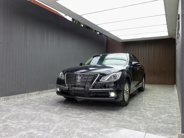 Toyota Crown 2013 Black