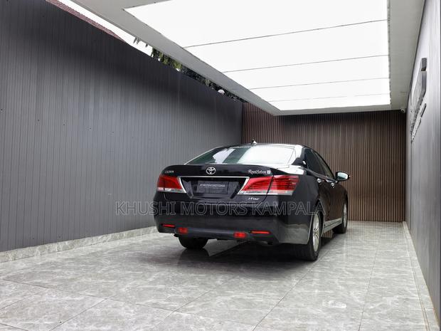 Toyota Crown 2013 Black