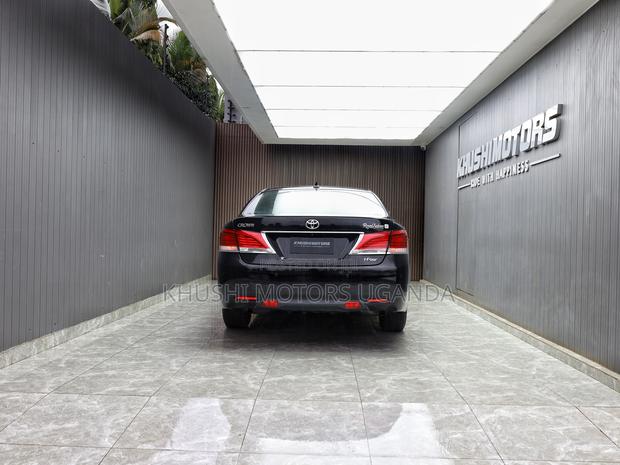 Toyota Crown 2013 Black