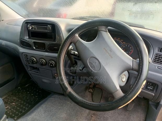 Toyota Noah 2003 Silver