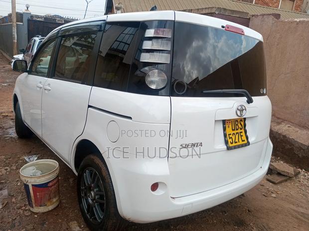 Toyota Sienta 2008 White