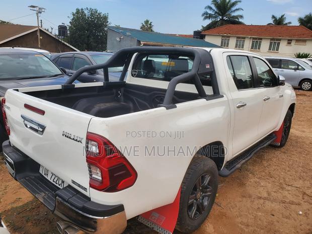Toyota Hilux 2016 White