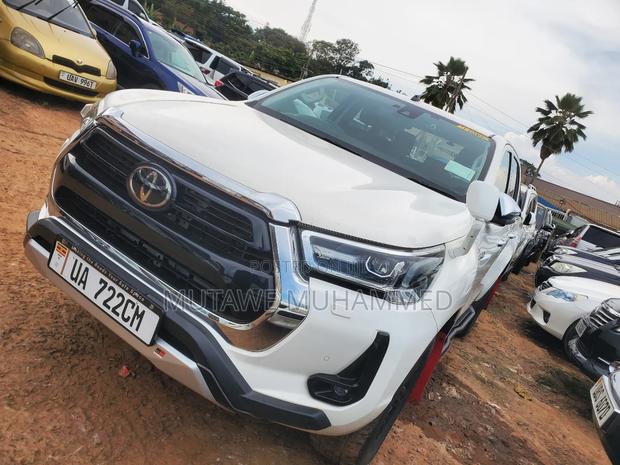 Toyota Hilux 2016 White