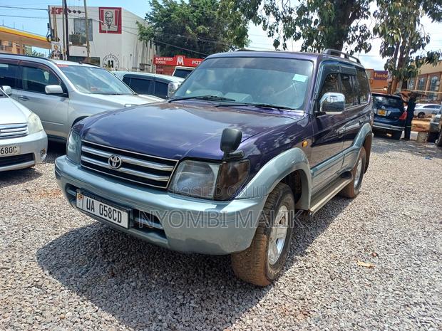 Toyota Land Cruiser Prado 2004 Blue