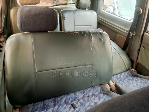 Toyota Noah 2002 Blue