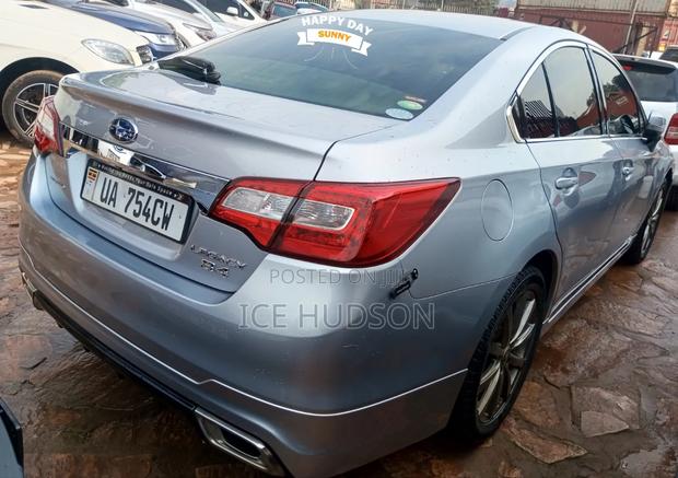 Subaru Legacy 2010 Gray