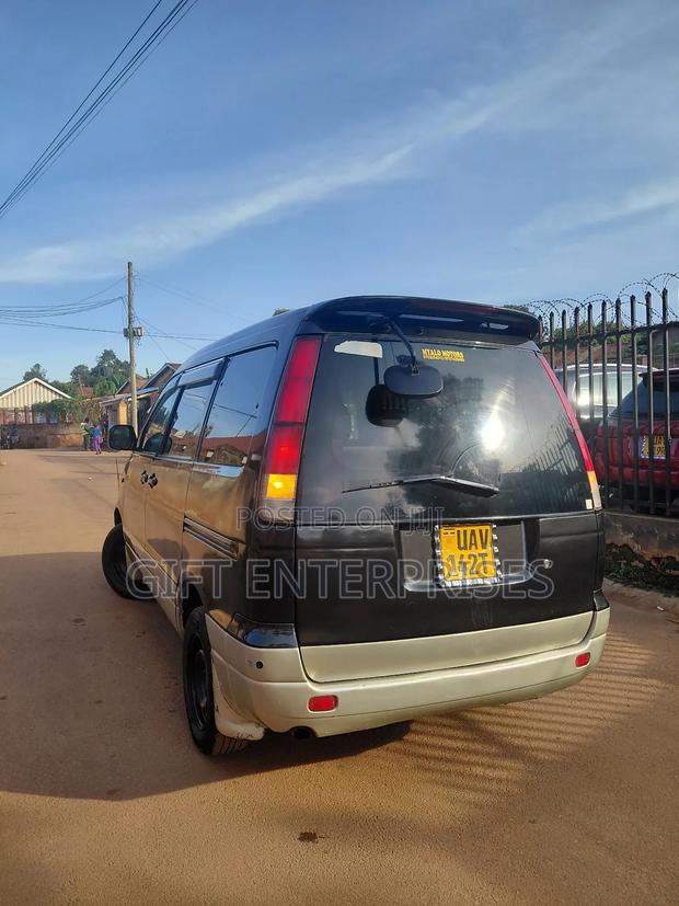 Toyota Noah 2001 Black