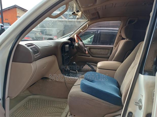 Toyota Land Cruiser 2006 White