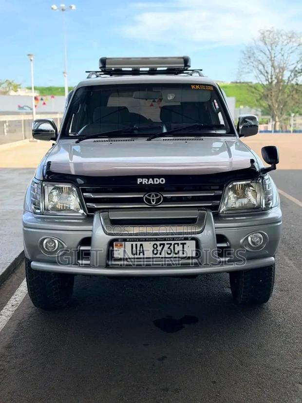 Toyota Land Cruiser Prado 2000 White