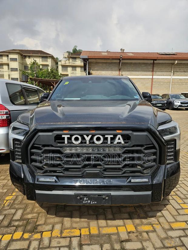 Toyota Tundra 2024 Black