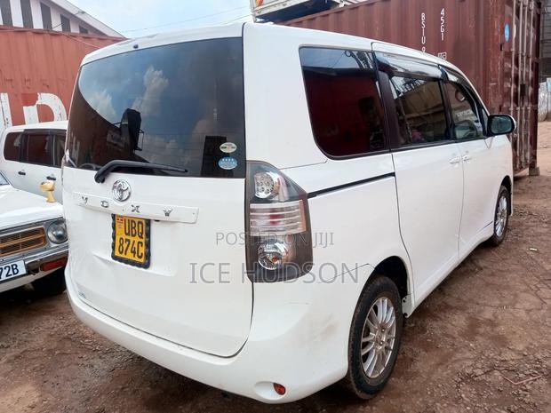 Toyota Voxy 2015 White
