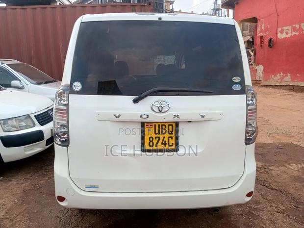 Toyota Voxy 2015 White