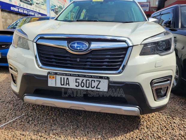 Subaru Forester Premium 2021 White